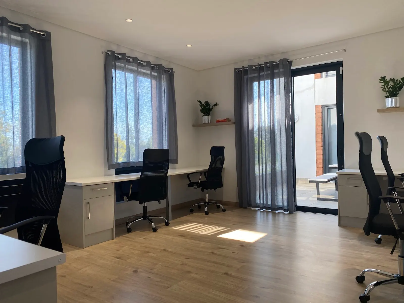 WorkWiser co-working office spaces & boardrooms, photo 3