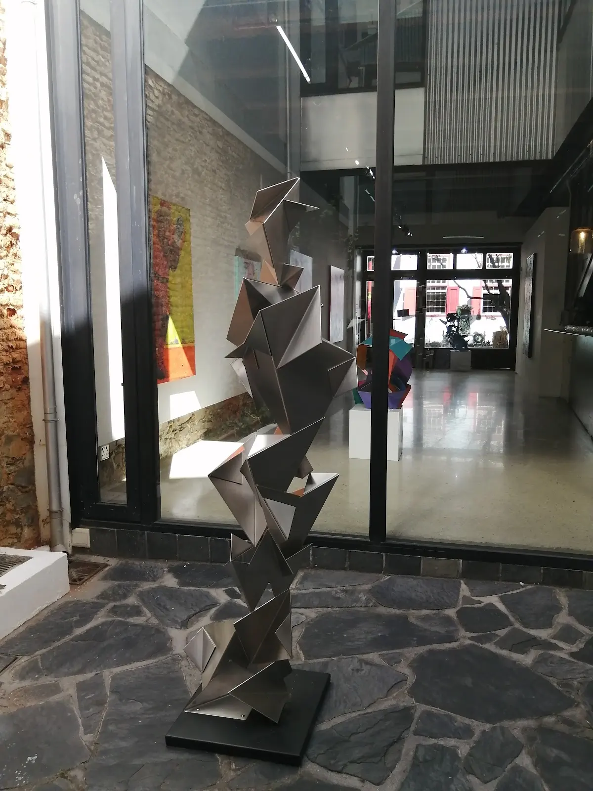 Eclectica Contemporary, photo 3