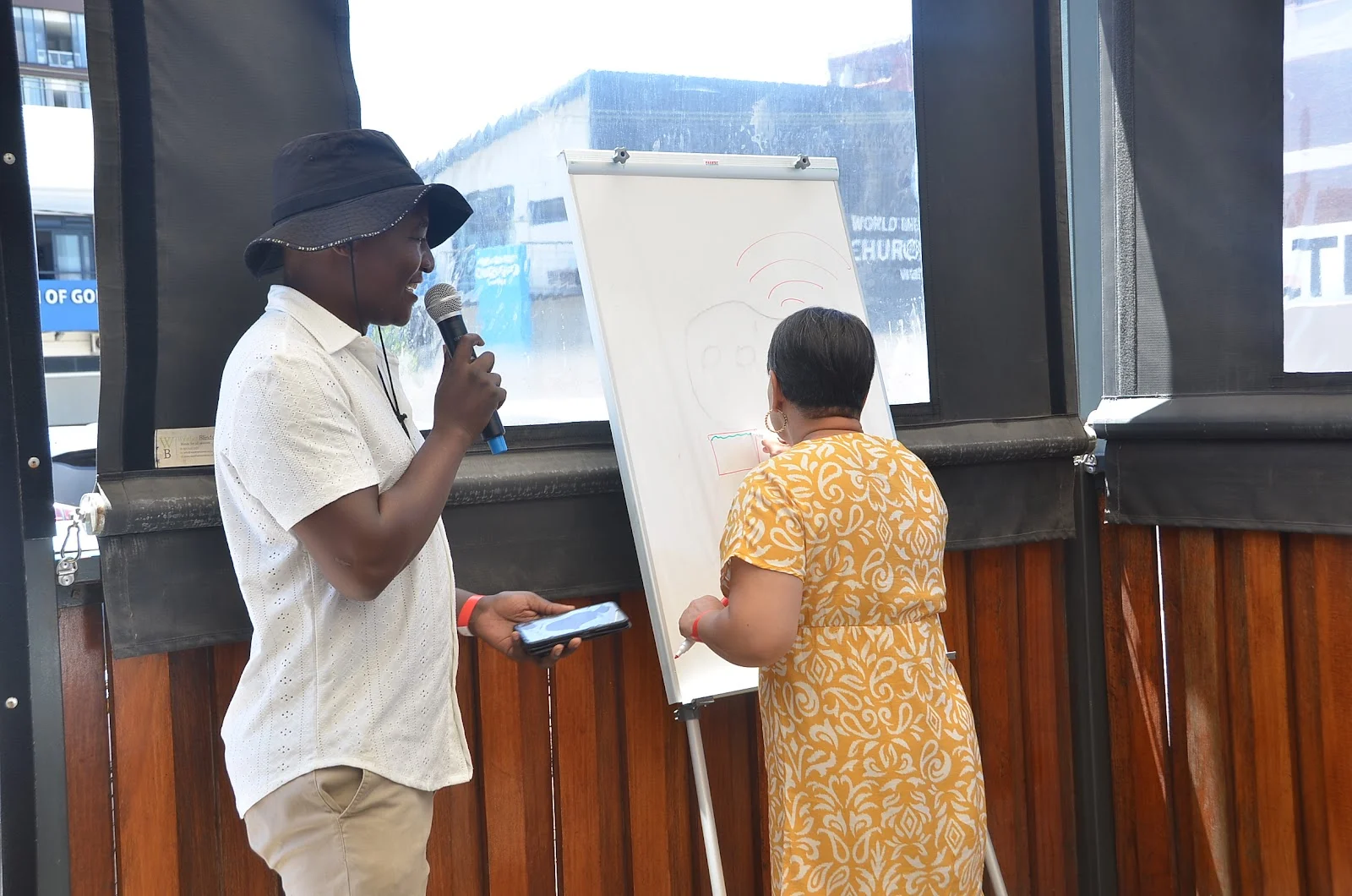 2handsy Experience | Team Building | Family | Tourist | Dating Activity in Cape Town, photo 5