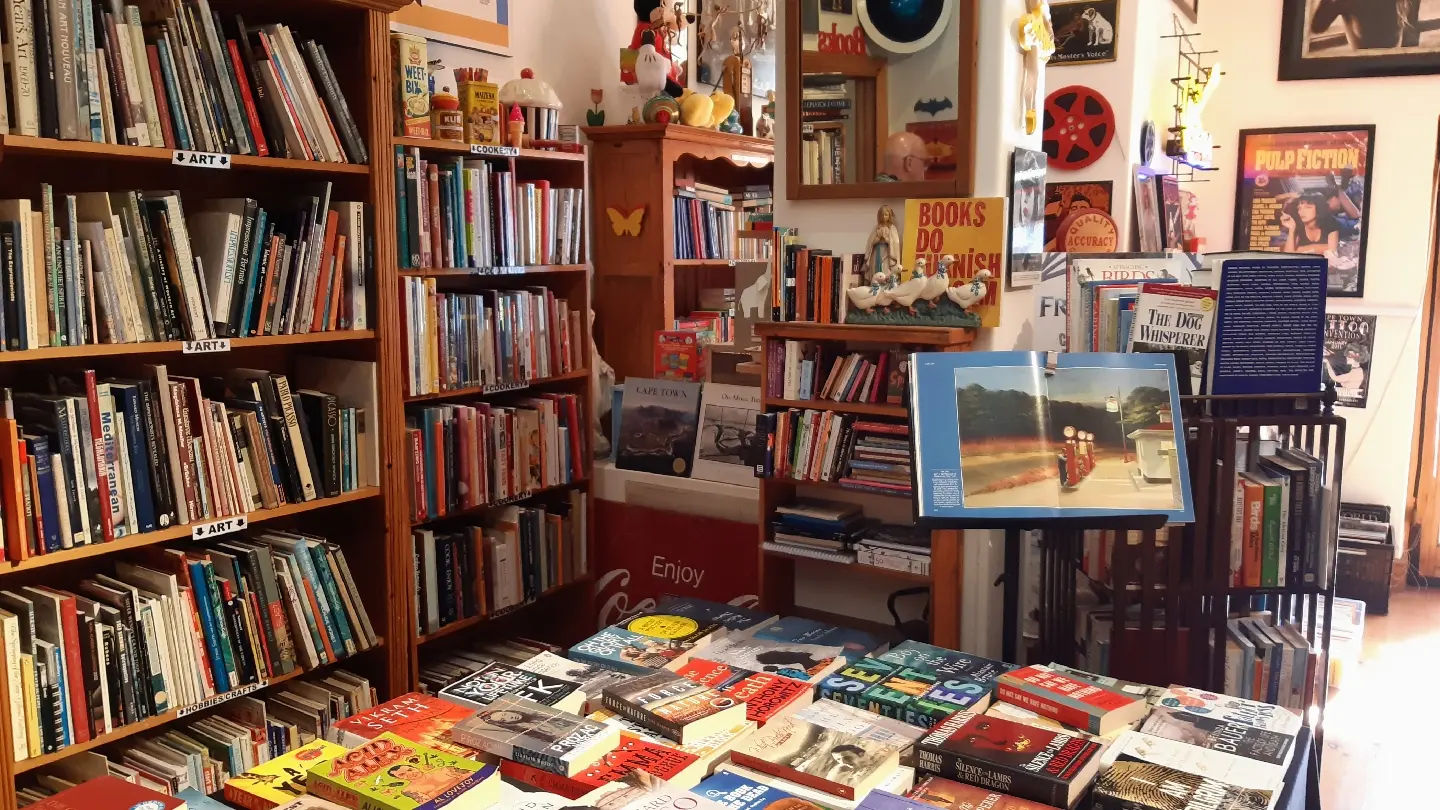 Paper Moon Book Shop, photo 4