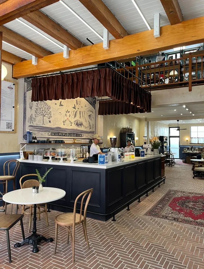 Republique Café