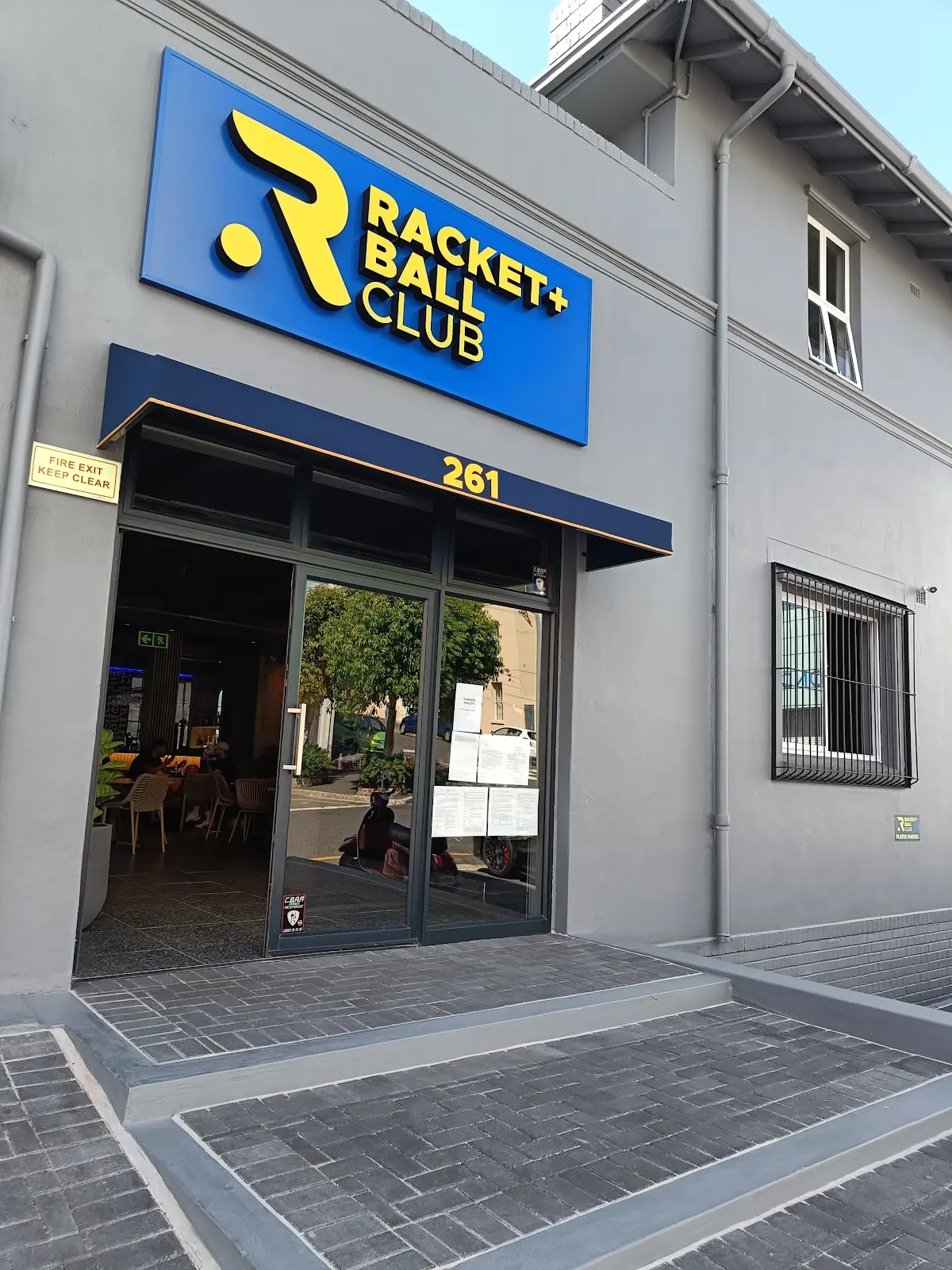 Racket and Ball Club, photo 4