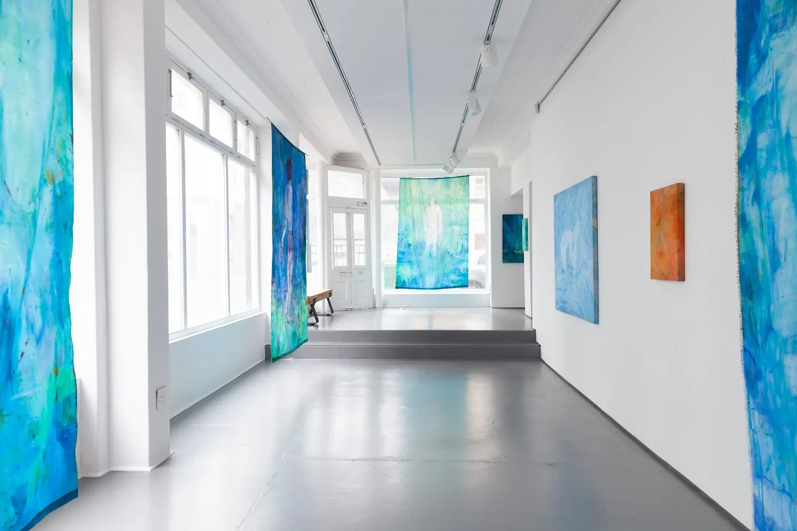 99 Loop Gallery, photo 3