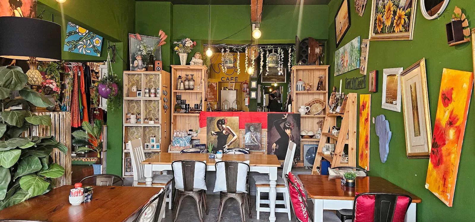 Chalk and Cheese Café, photo 2